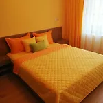 Sunny Апартамент *